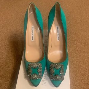 Manolo Blahnik Hangisi Crystal Pump 102MM